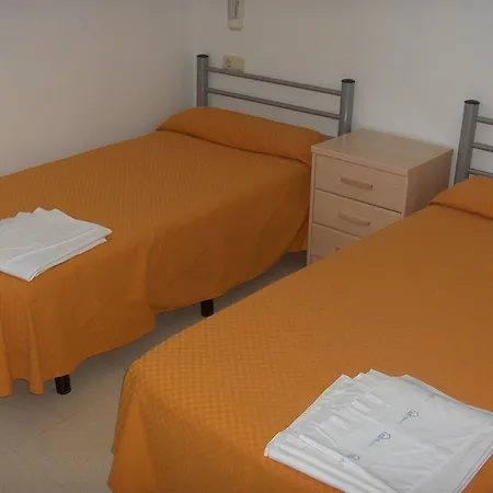 Inturjoven Hostel *